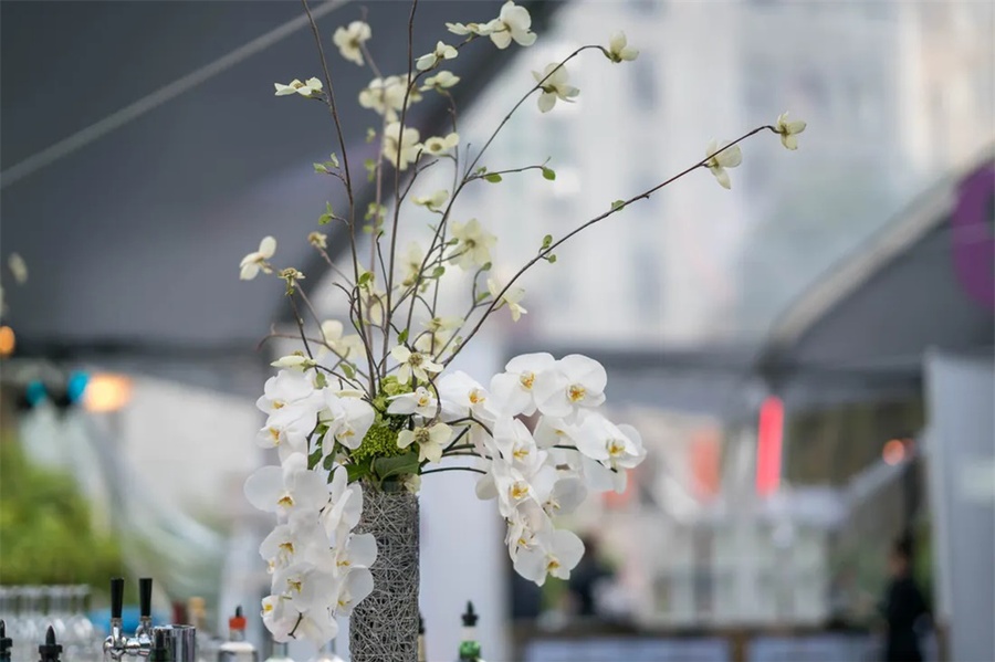 主辦方在行業(yè)大會(huì)活動(dòng)現(xiàn)場(chǎng)用棉花糖擺出公司名字，策劃的甜點(diǎn)墻很是創(chuàng)意