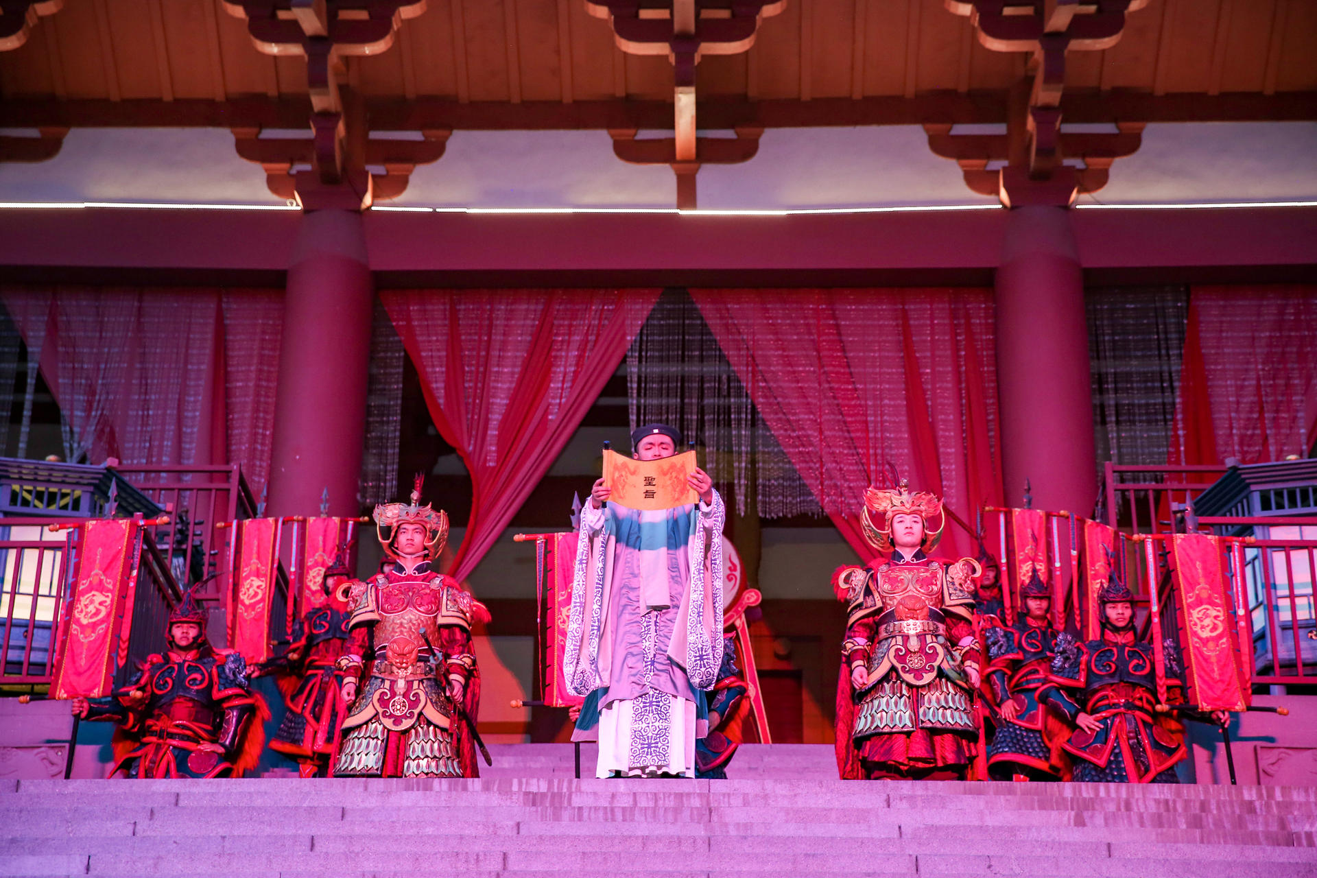 「盛唐奇幻夜」暑期活動策劃再現(xiàn)大唐市集風(fēng)貌，張燈結(jié)彩歌舞升平