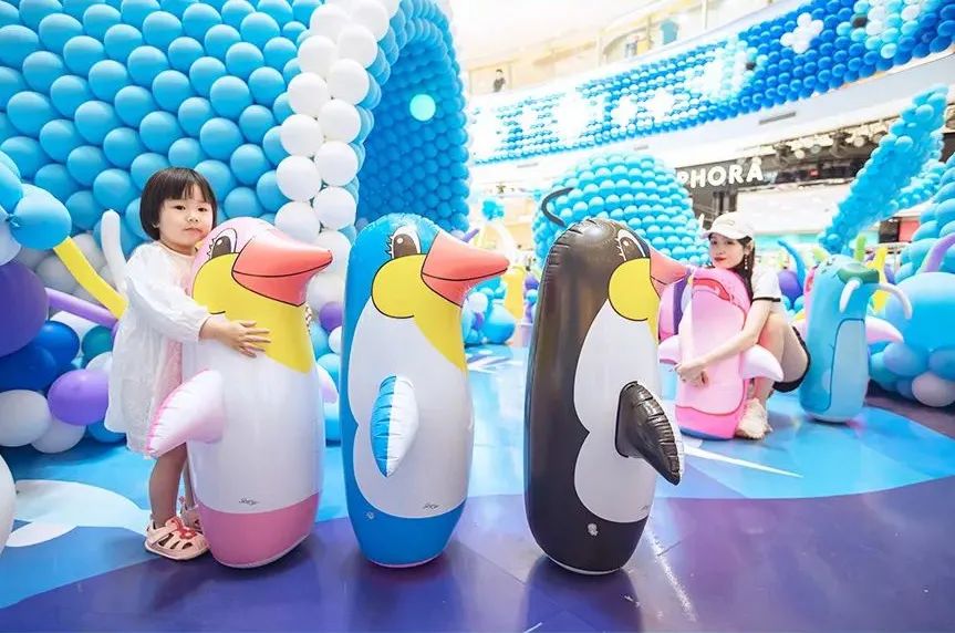 由數(shù)萬只氣球打造海洋氣球主題展覽活動(dòng)策劃“鯨奇之旅”太夢(mèng)幻了